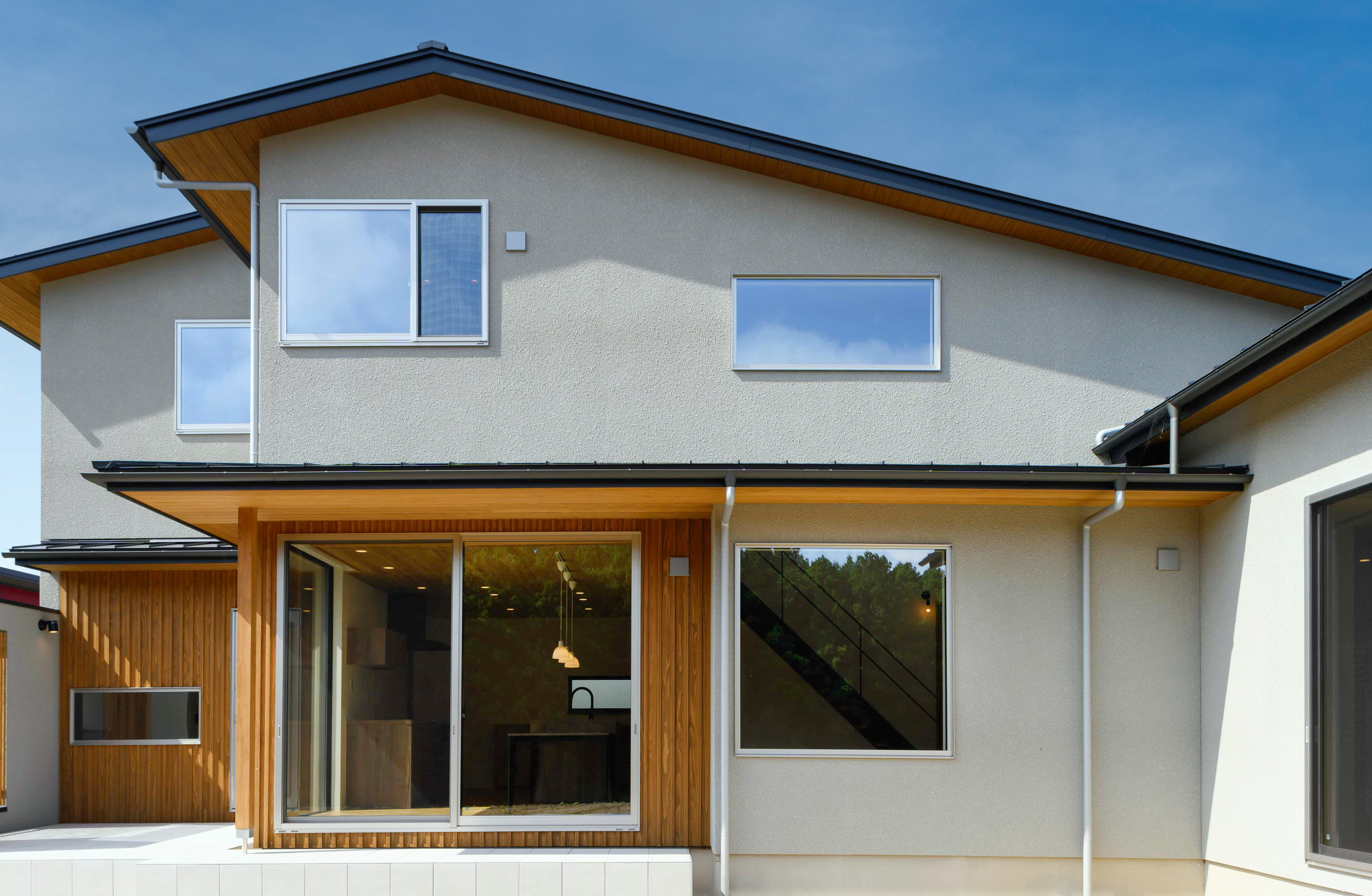 豊かな窓辺を楽しむコートハウス